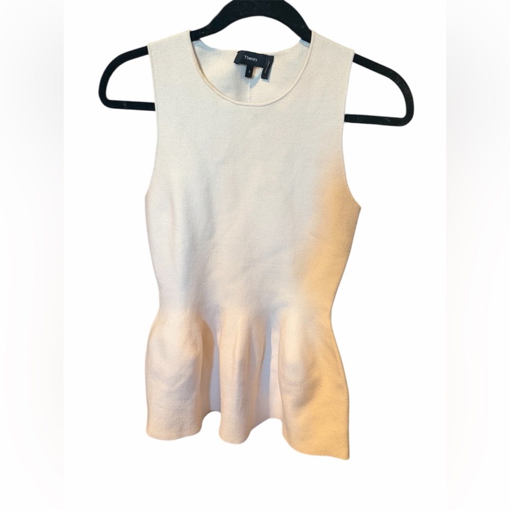 Theory pleated sleeveless Top size small